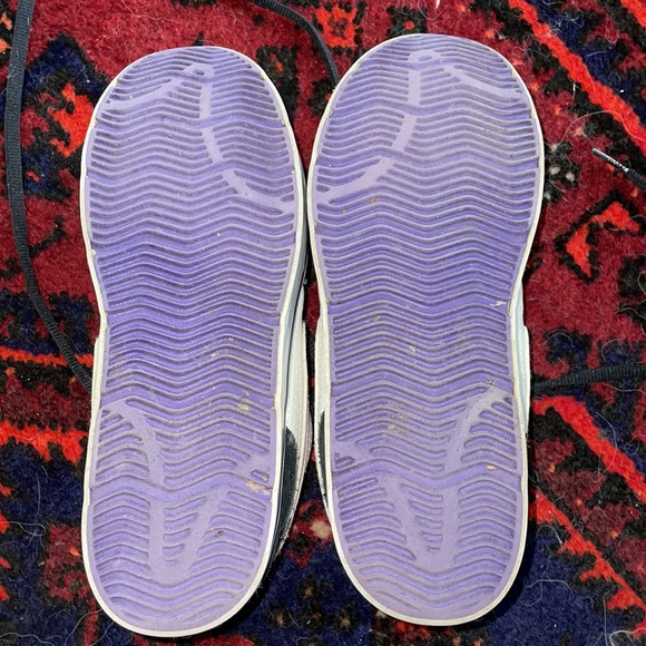 RETRO NIKE SNEAKERS - Picture 4 of 5